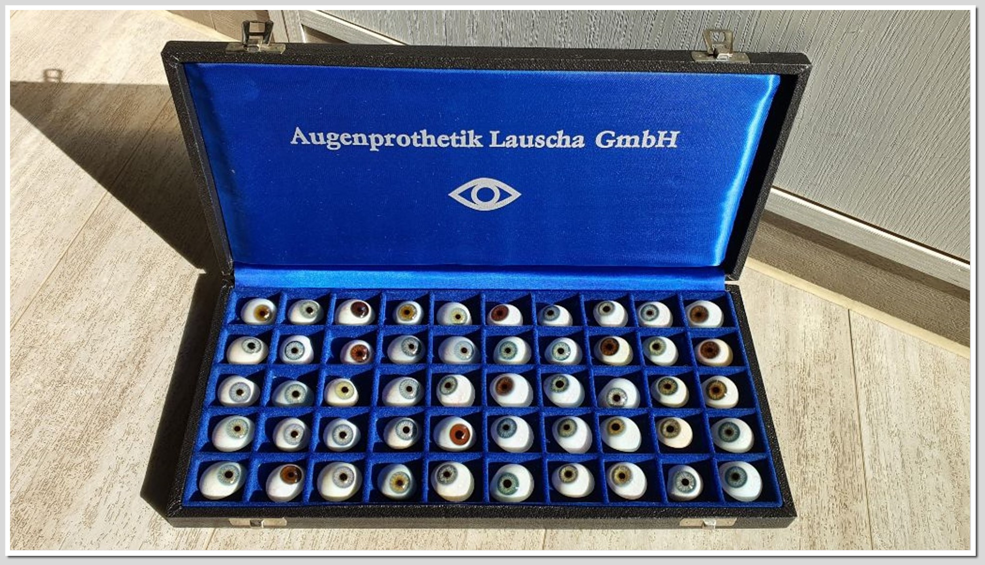 Augenprothetik-Lauscha-GmbH-Augenprothesen-aus Glas .jpg